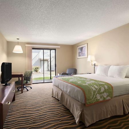 South Tacoma Suites ภายนอก รูปภาพ