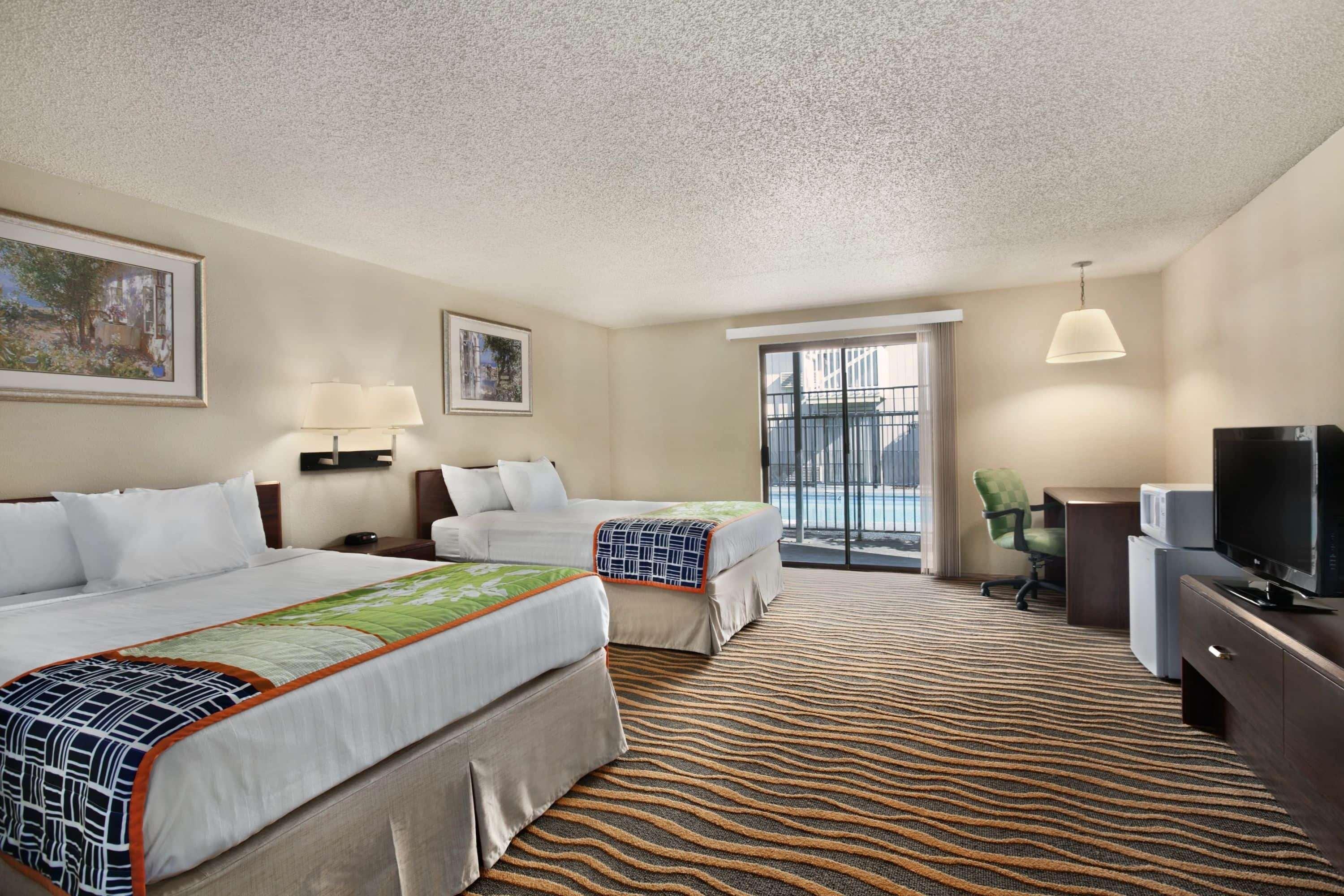 South Tacoma Suites ภายนอก รูปภาพ