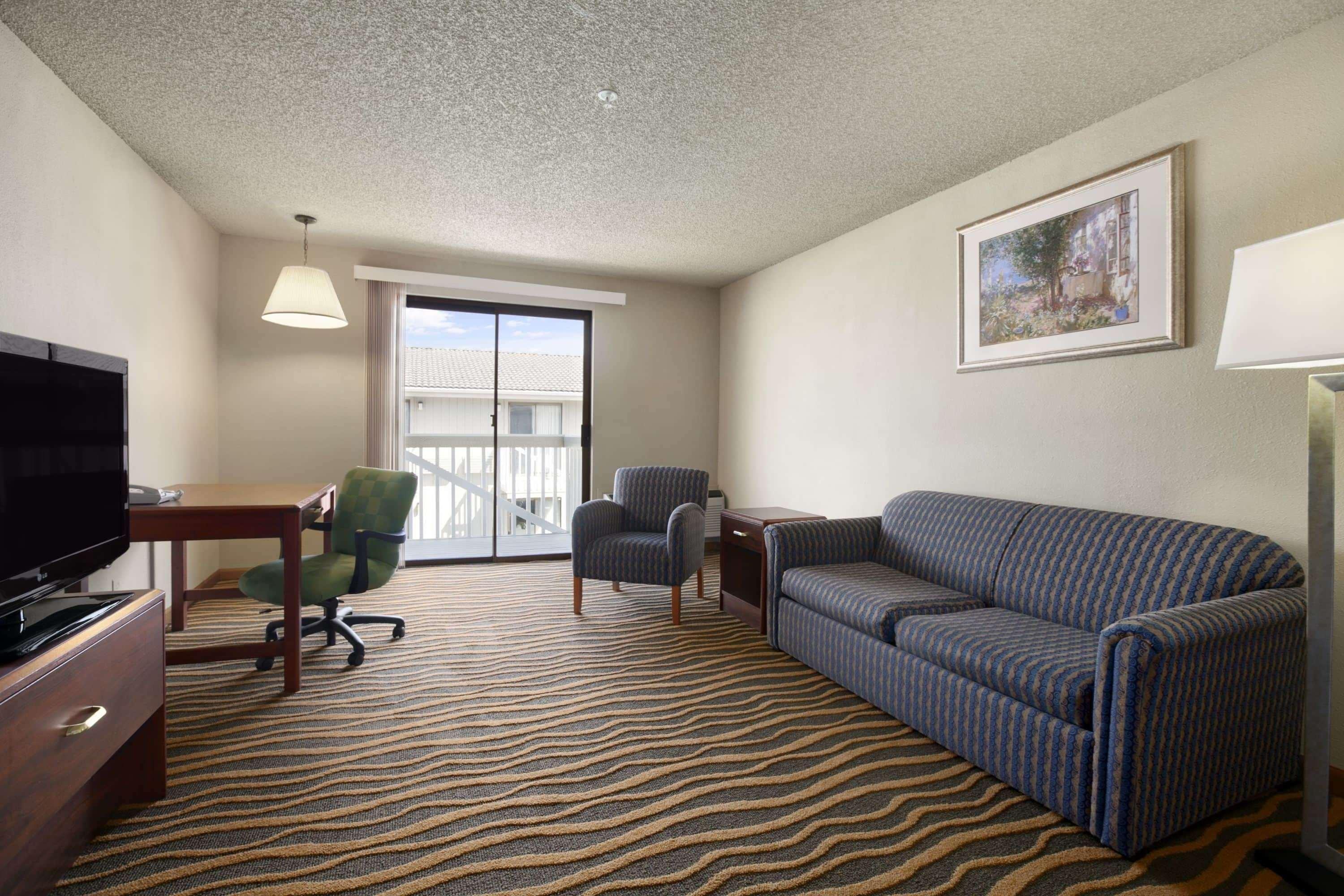South Tacoma Suites ภายนอก รูปภาพ